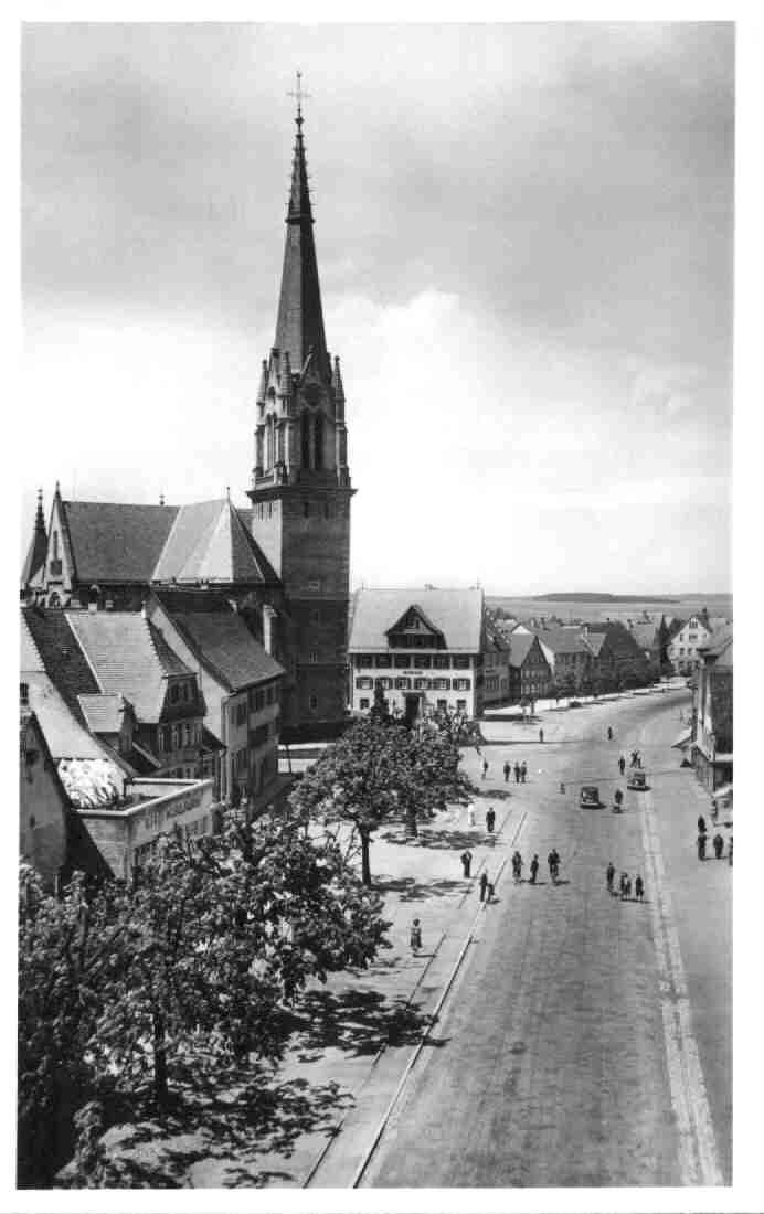 Hauptstrasse Blick zur Kath.Kirche